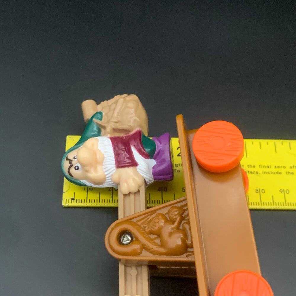 Disney's Snow White GRUMPY & HAPPY Action Figure Car - Picture 8 of 9